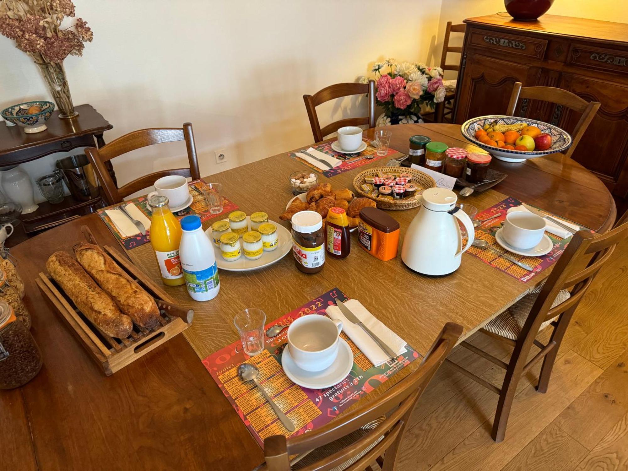 Les Crepinieres Bed & Breakfast Шартър Екстериор снимка